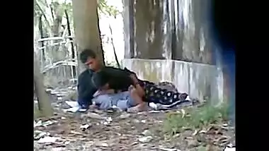 Desi cute indian lover sucking big cock in public park