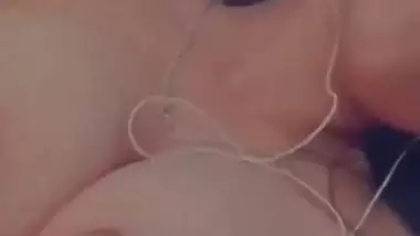 Desi girl showing big boobs on video call