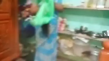 Desi Aunty Sary Changing In Home