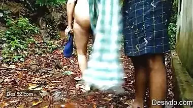 Desi local randi fucking in park